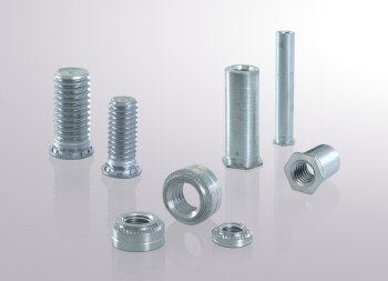 Glänzender Einsatz in Edelstahl